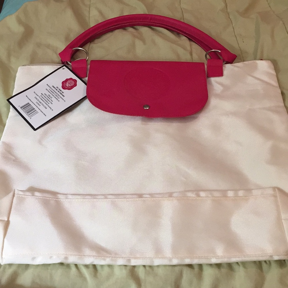 Vince Camuto handbag tote zipper and snap closure